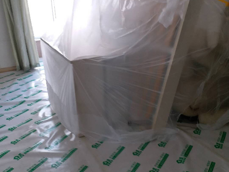 全屋成品保護方案：施工過程中，已做好的項目可能會因為各種各樣的原因遭到損壞，所以正確的施工工序是至關(guān)重要的，同時還要做好相關(guān)的成品保護工作。保護客戶的利益同時也保護公司的利益，減少返工，減少維護，減少人工成本，把客戶與公司的最大化！