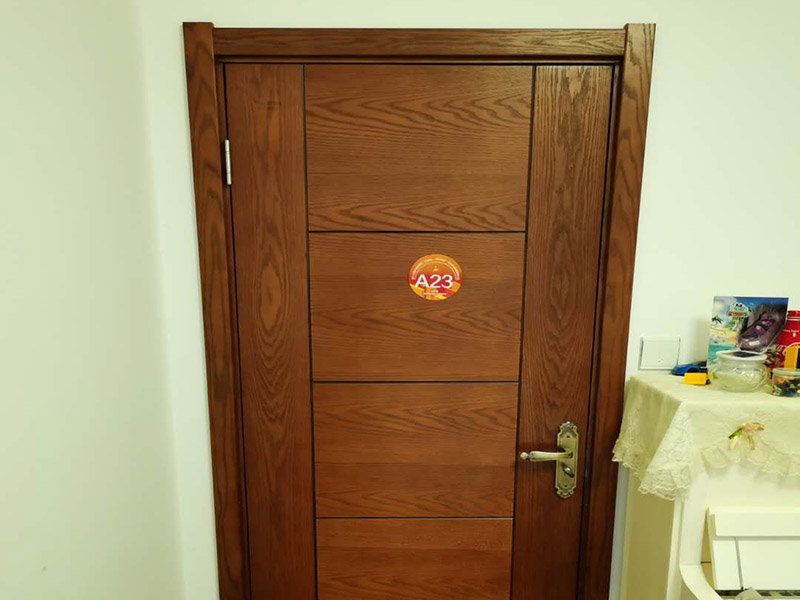防盜門嘎吱嘎吱響怎么快速維修，上面維修安裝的師傅會(huì)怎么做