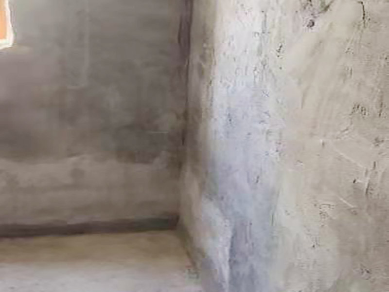 廚房抹灰防水施工：清理基層：將墊層上松散的混凝土、砂漿等清洗干凈，凸出的鼓包剔除。 刷水泥素漿：配合比為水泥∶防水油=1∶0.03(重量比)，加上適量水拌合成粥狀，鋪攤在地面上，用掃帚均勻掃一遍。 抹底層砂漿：底層用1∶3水泥砂漿，摻入水泥重3%～5%的防水粉。拌好的砂漿倒在地上，用杠尺刮平，木抹子順平，鐵抹子壓一遍。 刷水泥素漿：常溫間隔1d后刷水泥素漿一道，配合比為水泥∶防水油=1∶0.03(重量比)加適量水。 抹面層砂漿：刷水泥素漿后，接著抹面層砂漿，配合比及做法用底層。