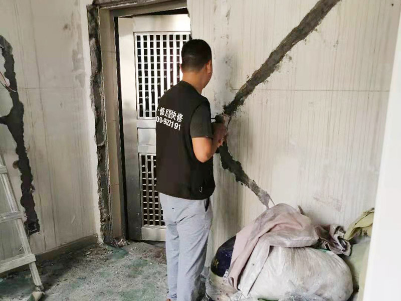 北京家庭裝修水電走天還是走地好，聽聽專業(yè)水電工的建議