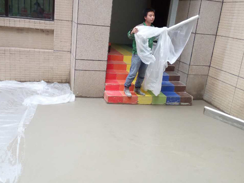 地面裝修重點步驟是地面找平，自流平地