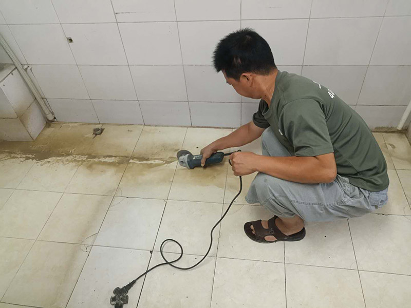 出租房洗手間水流到客廳怎么辦，這種問