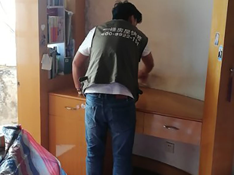 家具維修上門(mén)服務(wù)，家具刮痕和裂縫的急