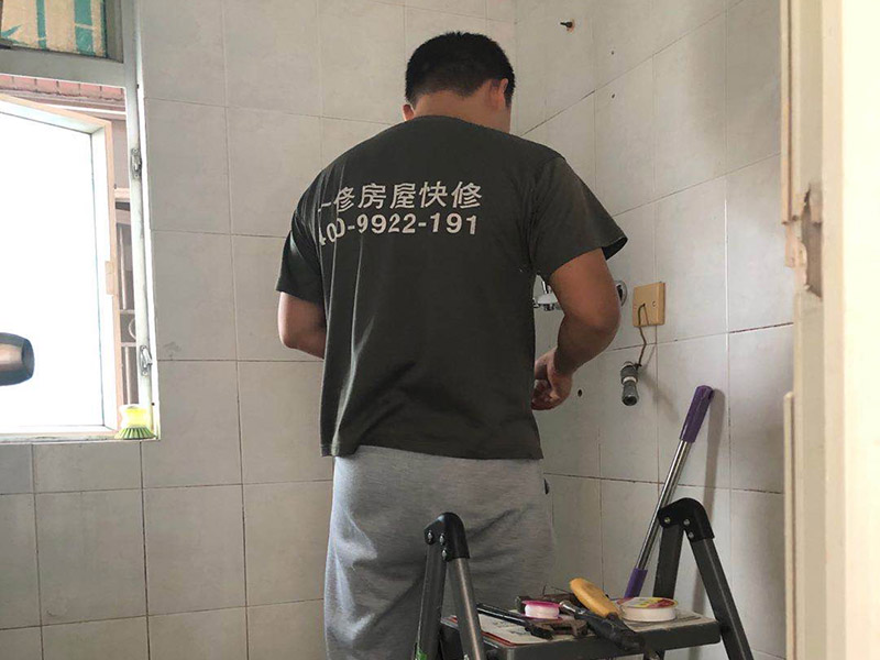 廚房衛(wèi)生間漏水怎么辦，有經(jīng)驗(yàn)的重慶裝