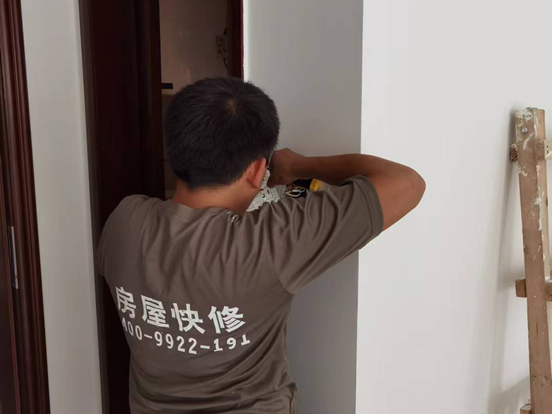 杭州墻面舊墻布翻新，可以直接刷乳膠漆